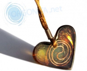 Corazón de Orgonite 8262