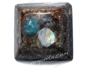 PIRÁMIDE de Orgonite 0733