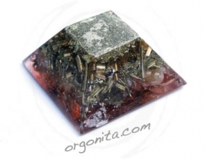 Pirámide de Orgonite 9480