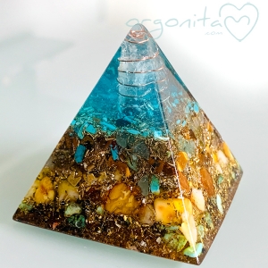 MINI PIRAMIDE Orgonita 5405