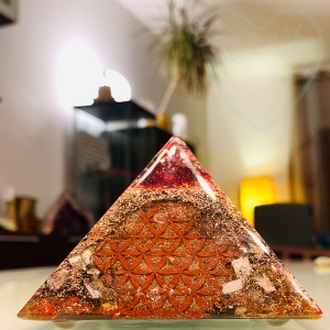 FLOR DE LA VIDA - PIRAMIDE  de Orgonite 4650 