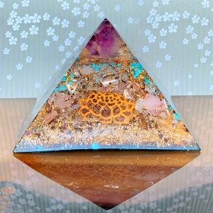 LOTO - PIRAMIDE  de Orgonite 2660