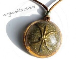 Colgante de Orgonite 1010 FLOR DE LIS