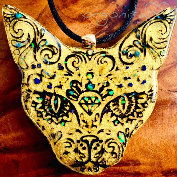 Comprar colgante de orgonita con gato sphynx o gato sagrado egipcio esfinge
