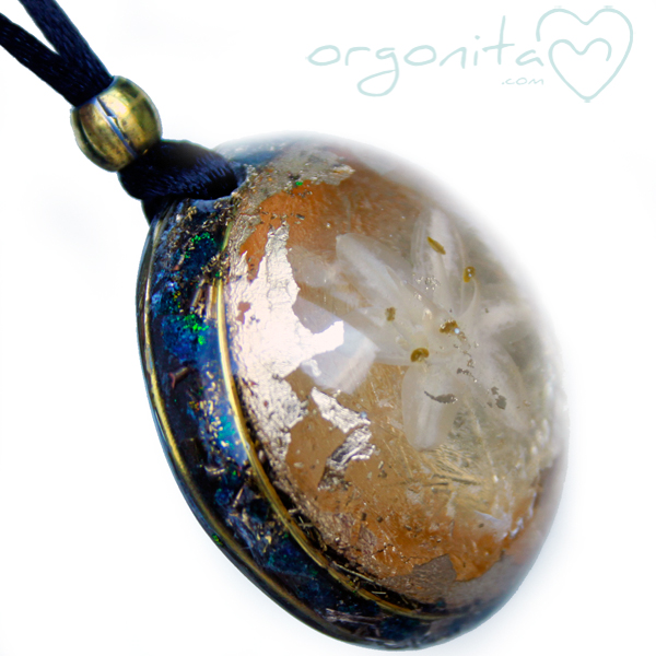 COmprar colgante de Orgonite u ORGONITA con flor natural de Drimia maritima o Urginea maritima