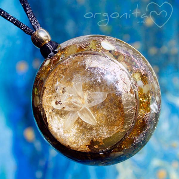 COmprar colgante de Orgonite u ORGONITA con flor natural de Drimia maritima o Urginea maritima
