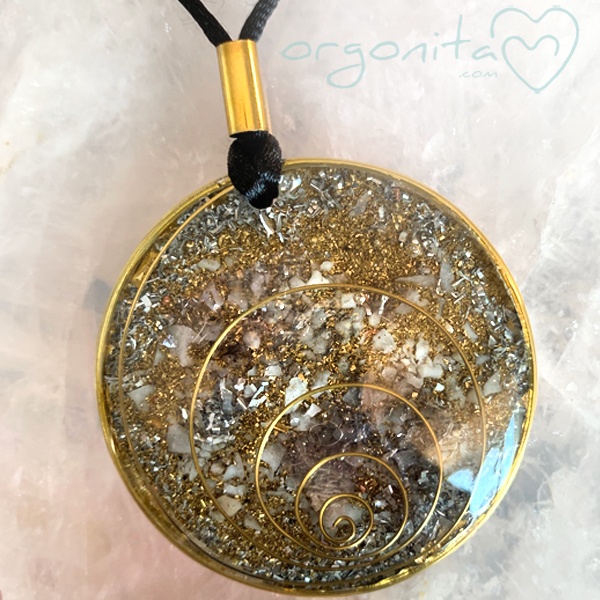 Comprar colgante de orgonita con OJO DE HORUS