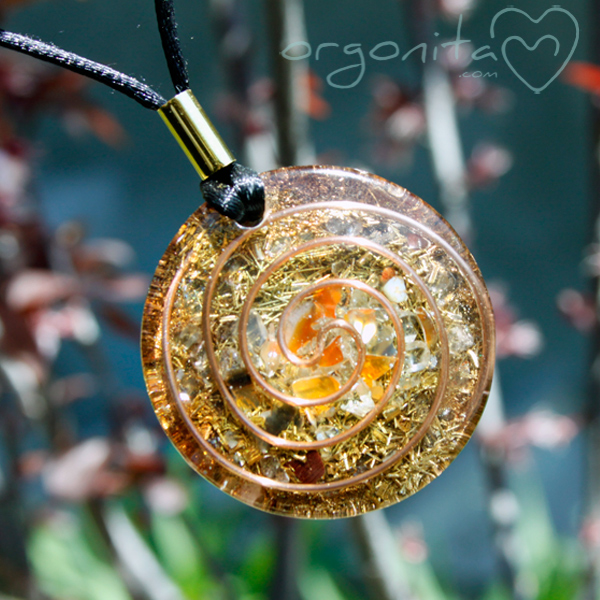 Orgonite de ORGONITA con flor natural de Prunus cerasifera o Pisardi