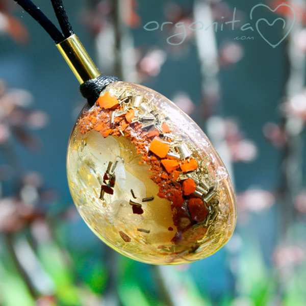 Orgonite de ORGONITA con flor natural de Prunus cerasifera o Pisardi