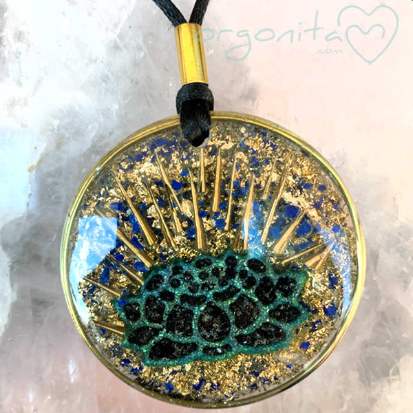 Comprar colgante de orgonita con FLOR DE LOTO y OM