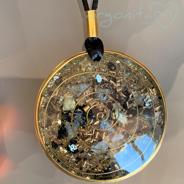 Colgante Orgonita OM meditacion