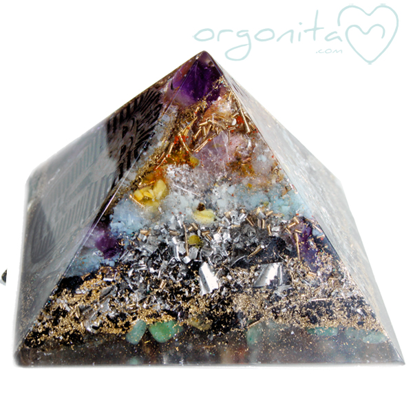 Comprar pirámide de orgonita con FARAON