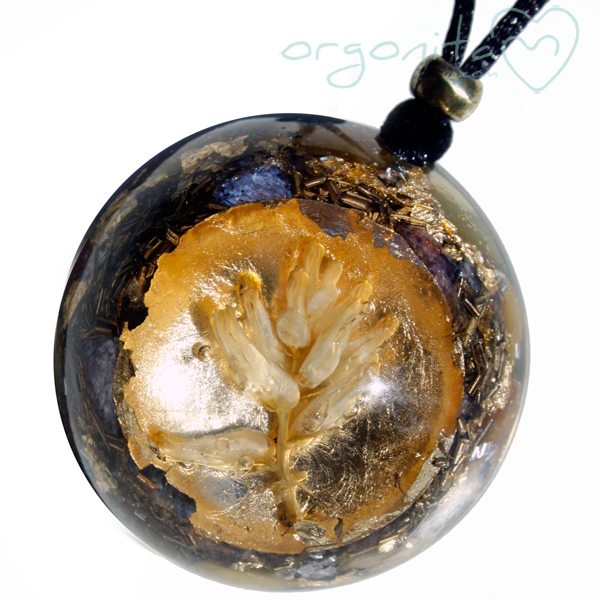 Orgonite de ORGONITA con flor natural de Prunus cerasifera o Pisardi