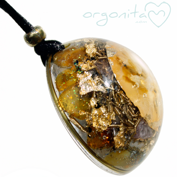 Orgonite de ORGONITA con flor natural de Prunus cerasifera o Pisardi