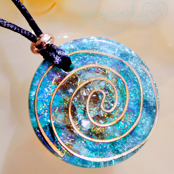 Orgonite de ORGONITA con flor natural de Prunus cerasifera o Pisardi