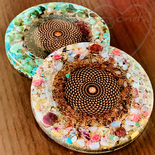Posavasos de Orgonita con diseño de vórtice energético