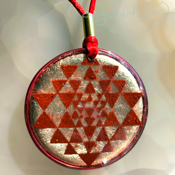 Orgonite de ORGONITA con simbolo SRI YANTRA